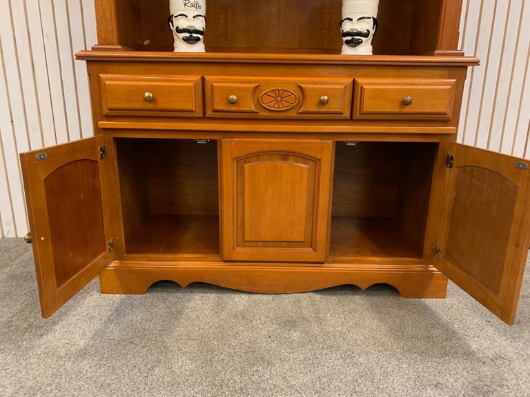 Kitchen Dresser With 2 Doors with Stained Glass Window and 3 Drawers. 