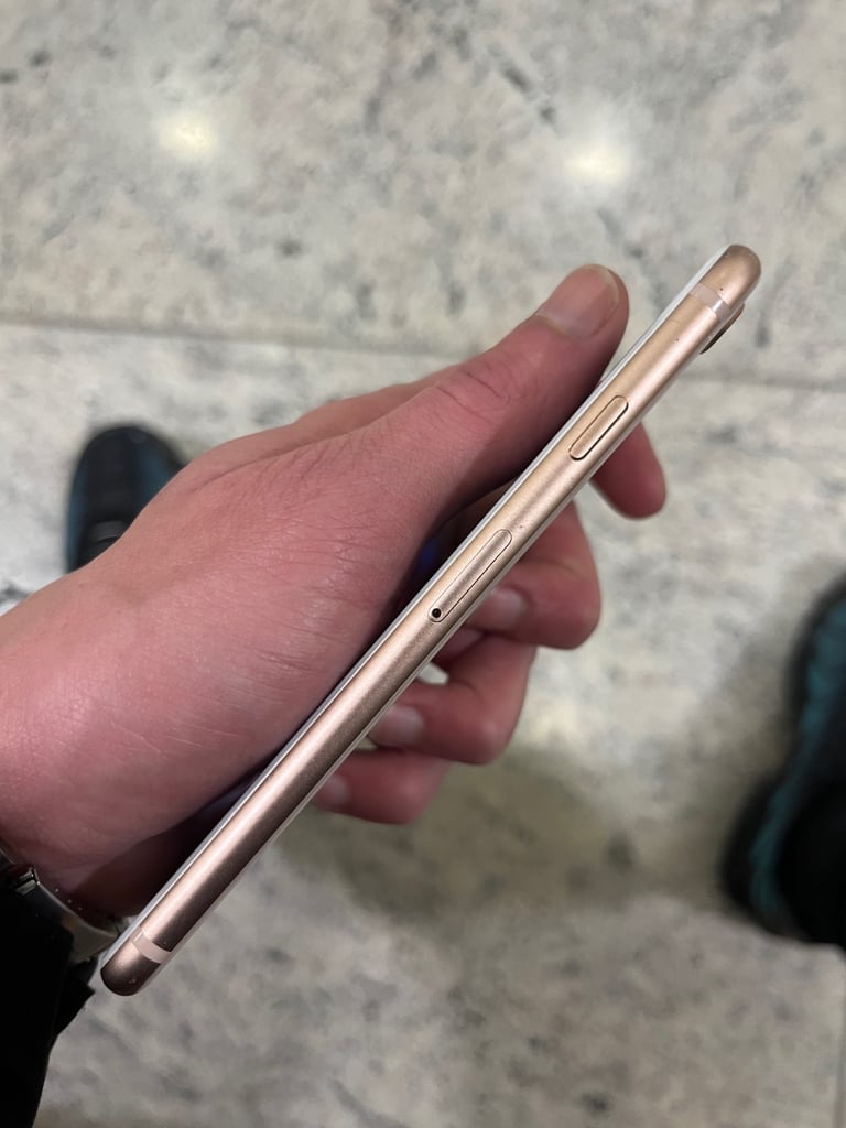 IPHONE SE ROSE GOLD 2020 for sale 