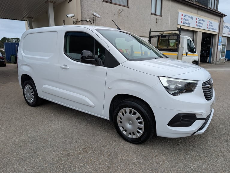 VAUXHALL COMBO 1.5 Turbo D 2300 Pro *high Spec Van* 2023