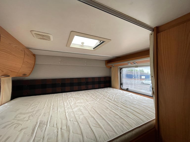 RENAULT MASTER TAG AXLEBIRSTNERR DELFIN PERFORMANCE 4 BERTH MOTOR HOME 