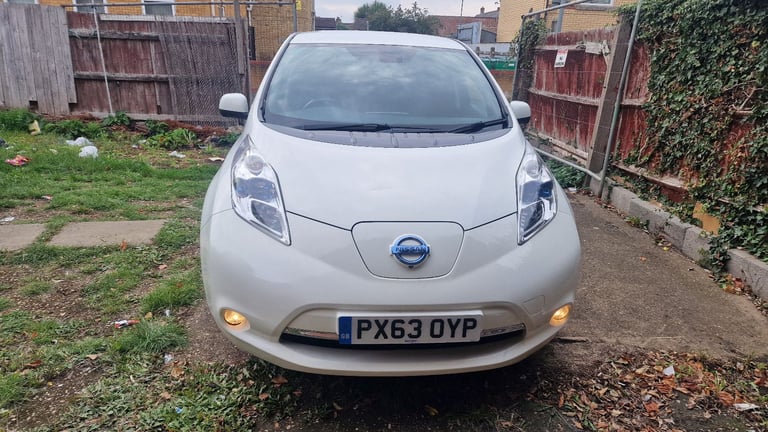 image for Nissan, LEAF,110KW 39KWH TEKNA  Automatic, Electric  Hatchback, 2013, 5 doors