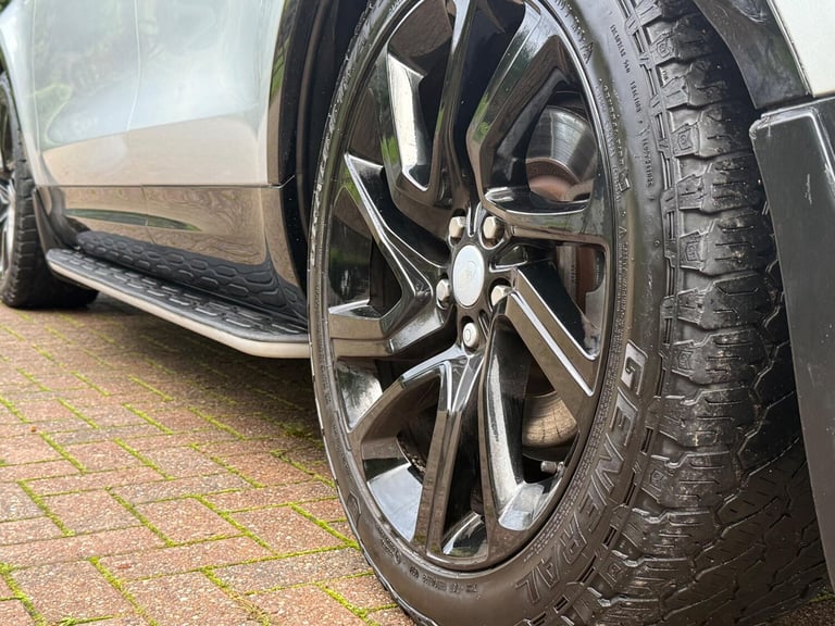 2020 Land Rover Discovery 3.0 SD6 Landmark Edition 5dr Auto ESTATE DIESEL Automatic