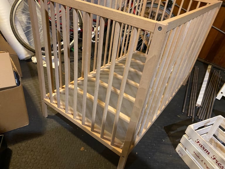 image for Baby's cot with adjustable height 