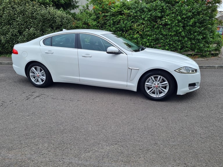 The Ultimate Diesel Automatic 2013 Jaguar XF Luxury Black Leather Interior Stunning Car