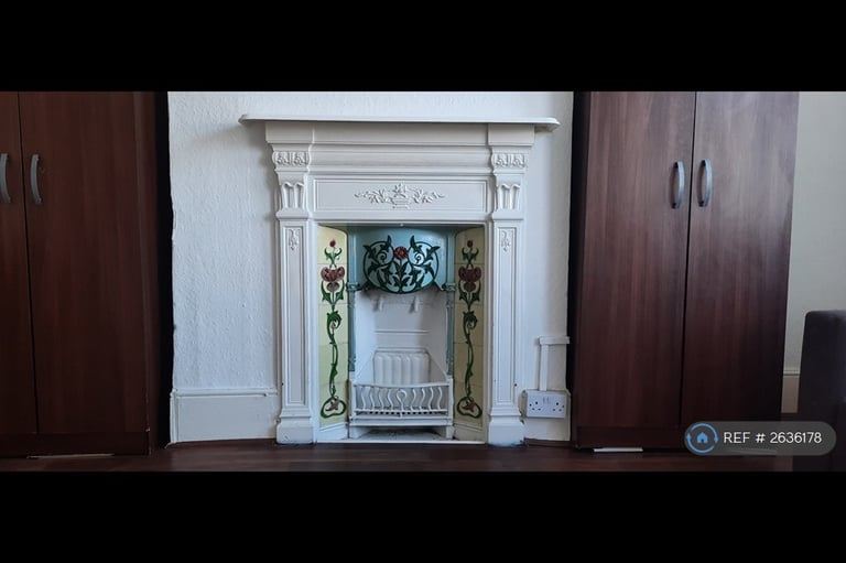 1 bedroom flat in Leytonstone, London, E11 (1 bed) (#2636178)