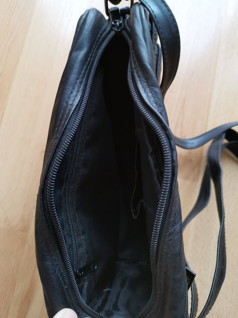 Genuine Leather Shoulder Bag~ 23cm x 16.5cm x 7cm ~Post available*