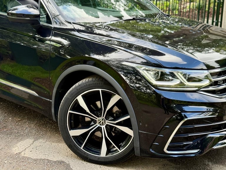 2023 Volkswagen TIGUAN R- Line Pan/r Cameras Full Service History heated steering