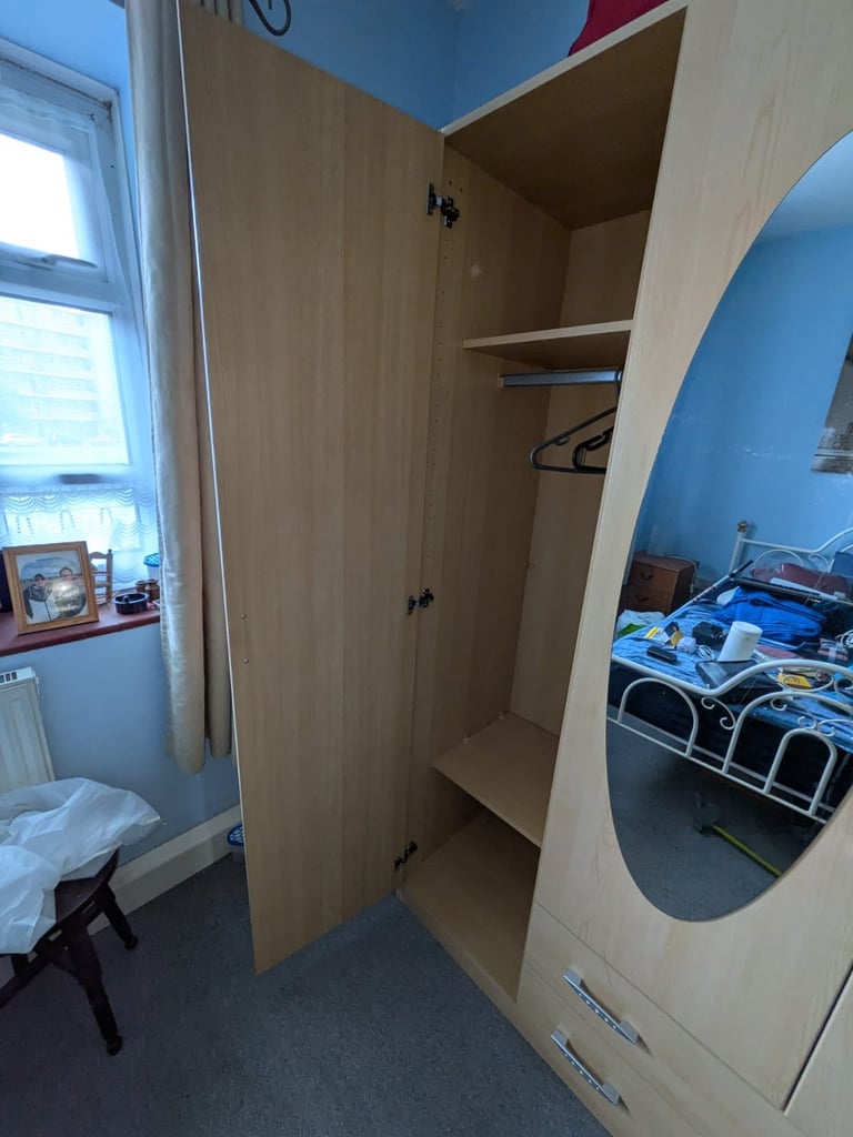 4door wardrobe with mirrors, drawers & shelves 