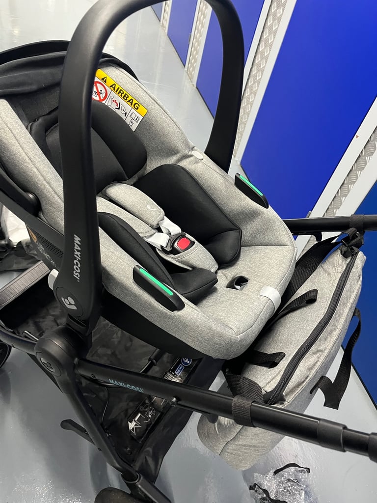 Maxi cosi travel system pram pushchair car seat 