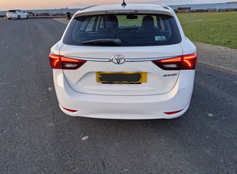 Toyota, AVENSIS, Estate, 2017, Manual, 1598 (cc), 5 doors