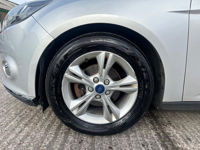 2011 Ford Focus 1.6 TDCi Zetec Euro 5 (s/s) 5dr HATCHBACK Diesel Manual