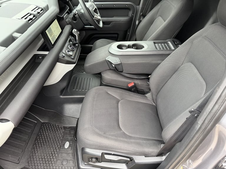 2022 Land Rover Defender 3.0 D250 Hard Top Auto [3 Seat] PANEL VAN DIESEL Automatic
