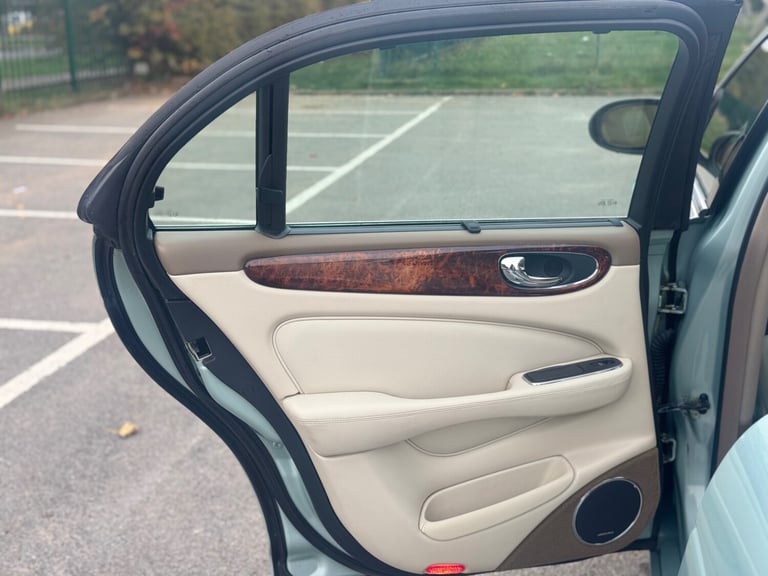2003 Jaguar XJ XJ6 3.0 V6 SE 4dr Auto SALOON Petrol Automatic
