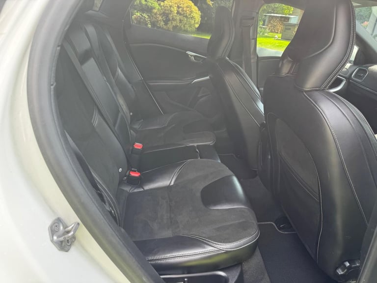 VOLVO V40 2.0 R-Design D4 2015