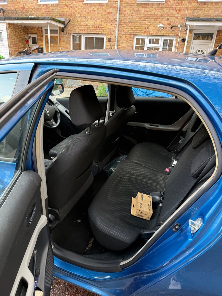 Toyota, YARIS, Hatchback, 2011, Manual, 1329 (cc), 5 doors