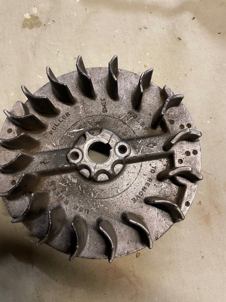 Briggs and Stratton flywheel 