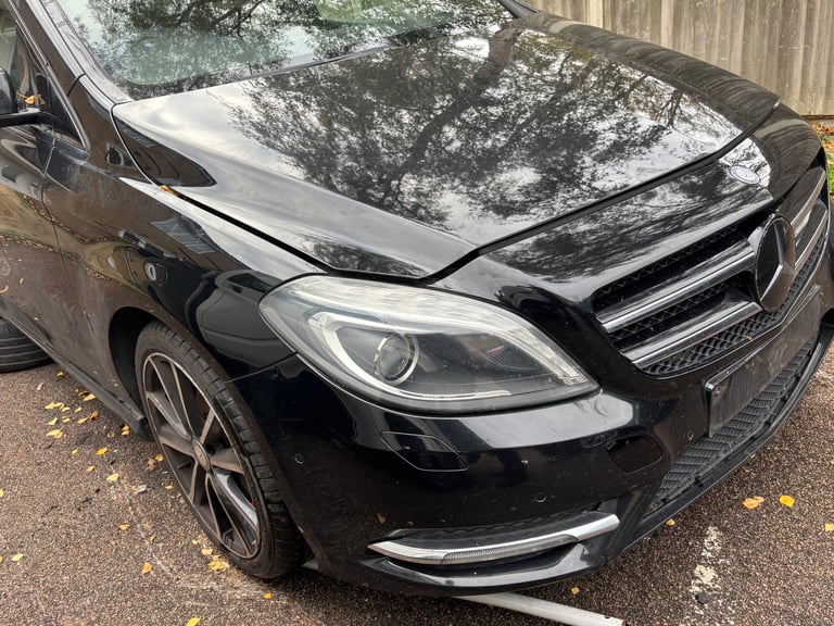 image for 2014 Mercedes b class w246 front end complete 
