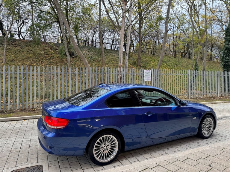 2008 BMW 320i Coupe 