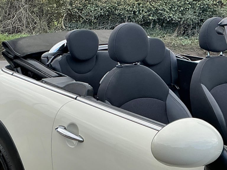 2015 MINI Convertible 1.6 Cooper S 2dr CONVERTIBLE PETROL Manual