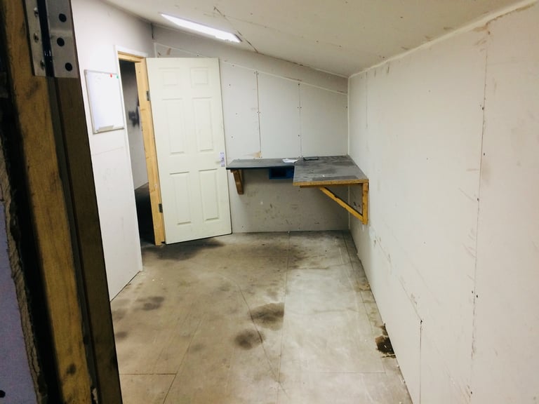 Industrial unit to let