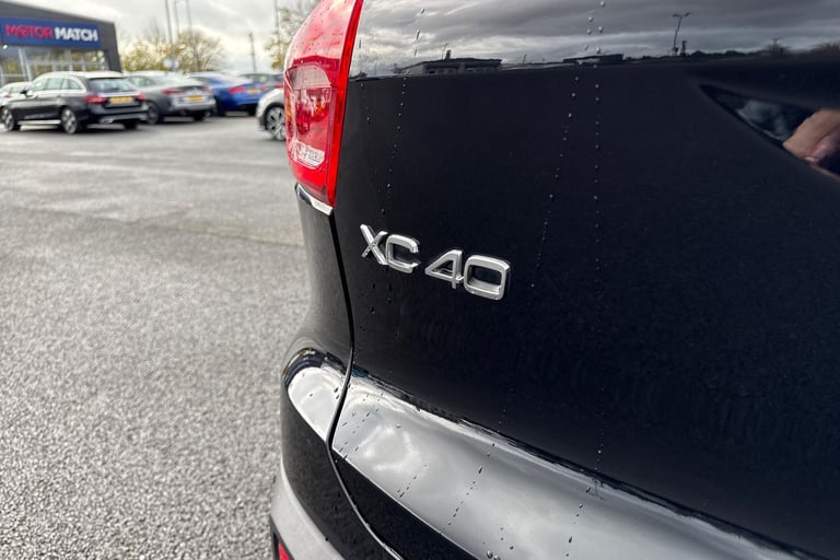 2023 Volvo XC40 2.0 B3 MHEV Plus DCT Auto Euro 6 (s/s) 5dr SUV PETROL Automatic