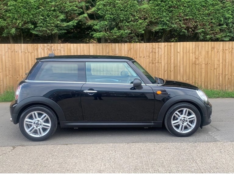 2011 MINI HATCHBACK 1.6 One D - 1 YEAR MOT + WARRANTY - Free Delivery! - 