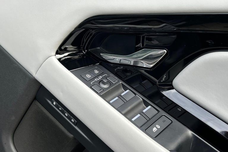2025 Land Rover Range Rover Evoque 2.0 D200 MHEV Autobiography SUV 5dr Diesel Auto 4WD Euro 6 (s/...