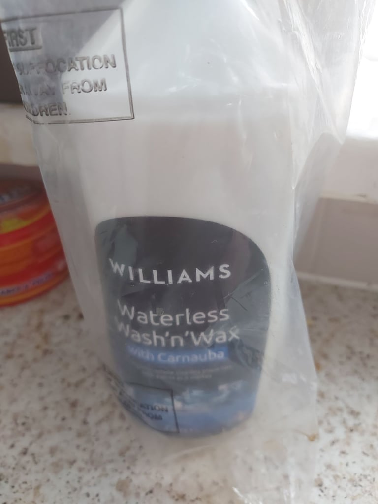 image for Waterless cleaner wash'n'wax for cars