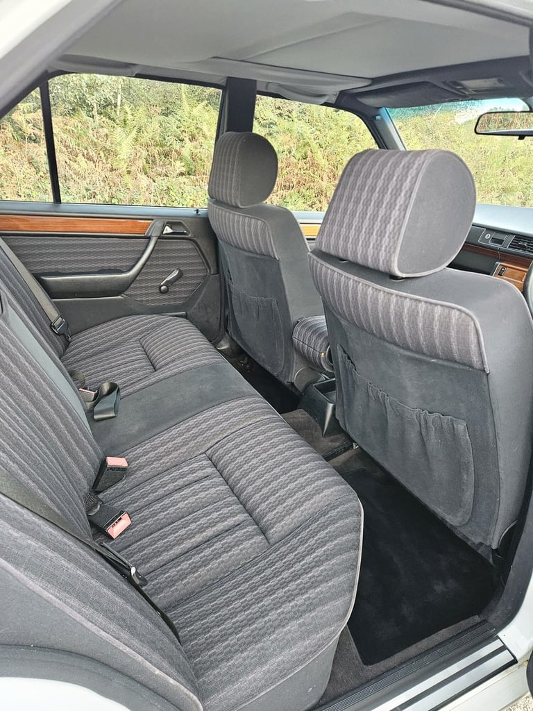 1992 Mercedes-Benz 200E