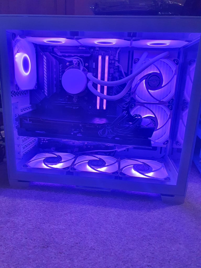 Ryzen 7 5700X3D, RX 6800 16GB GPU, 32GB Ram, Lan Li Case, Windows 11