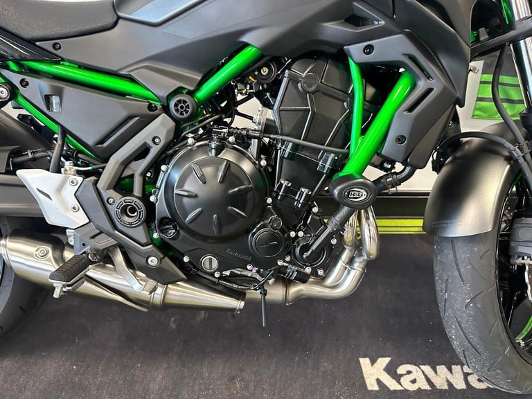 KAWASAKI Z650-1 OWNER-TAIL TIDY-RandG BUNGS-KAWASAKI WARRANTY