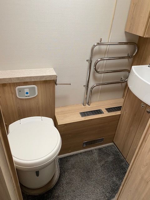 Elddis crusader aurora 4berth caravan 2016 (single axle)