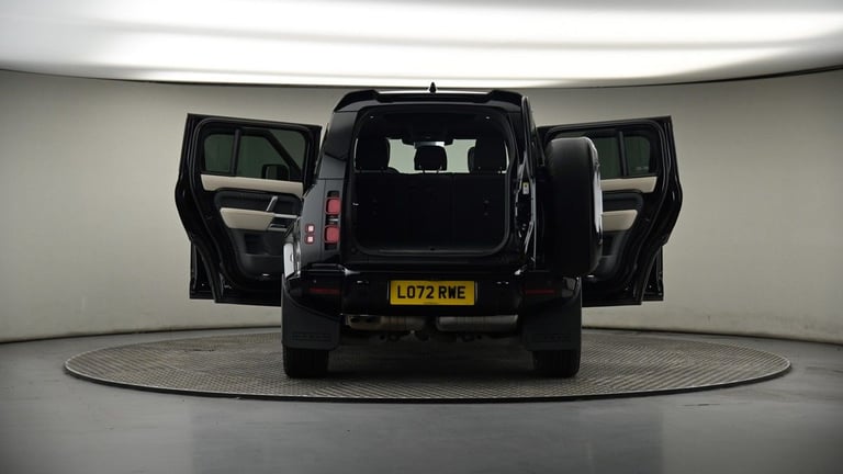 2023 Land Rover Defender 110 3.0 D300 MHEV X-Dynamic HSE SUV 5dr Diesel Auto 4WD Euro 6 (s/s) (30...