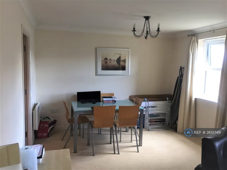 2 bedroom flat in The Clock Tower, Woking, GU21 (2 bed) (#2651749)