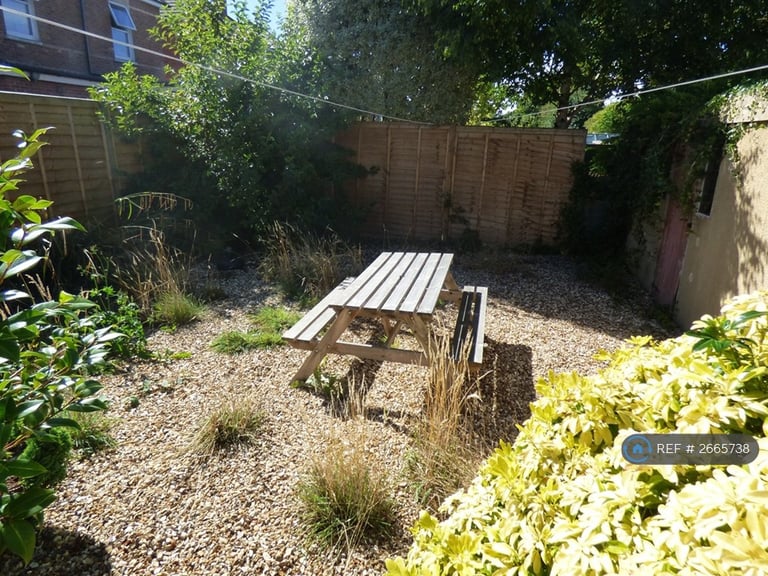 4 bedroom flat in Alma Road, Bournemouth, BH9 (4 bed) (#2665738)