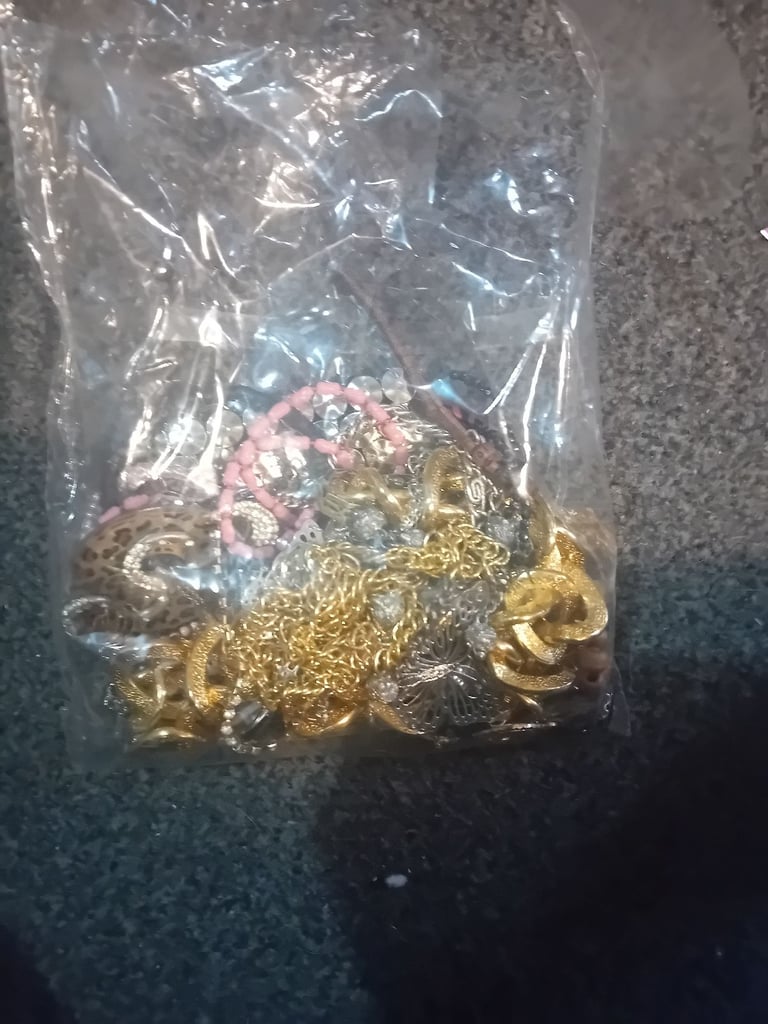 image for Bag of various jewellery 