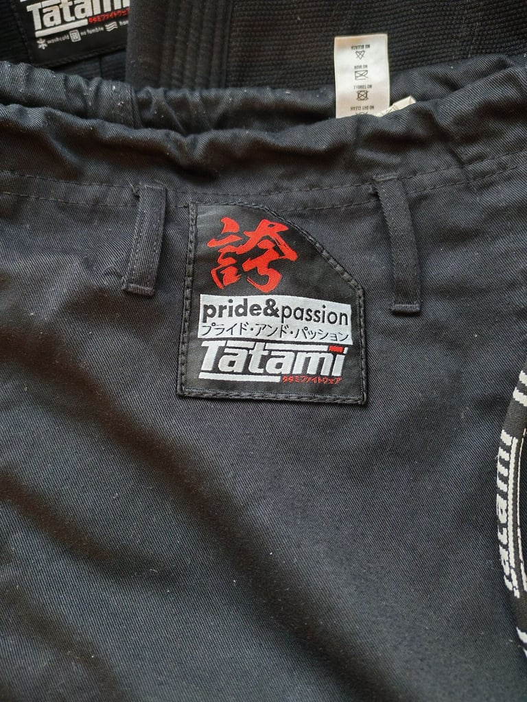 Tatami™  bjj gi with white belt, size A2L, used less than a week.  
