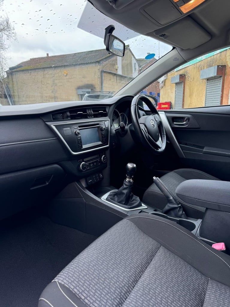 TOYOTA AURIS 1.3 Dual VVTi Icon+ 5dr Blue Manual