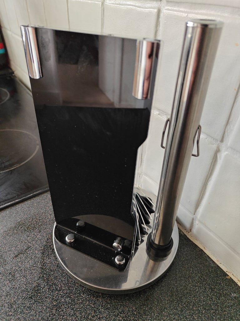 Kitchen knife holder