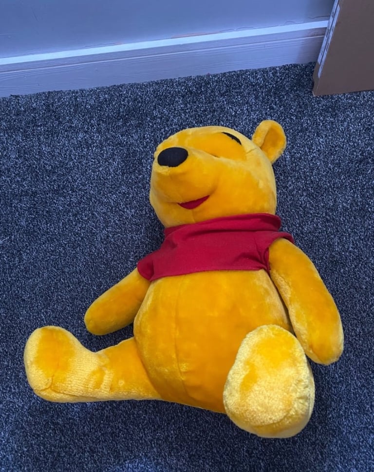 Large Winnie the Pooh plush soft toy teddy. Great condition 