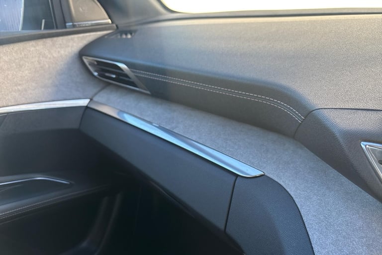  Peugeot 3008 SUV Hybrid 1.6 13.2kwh Gt Premium Suv 5dr Petrol Plug In Hybrid E