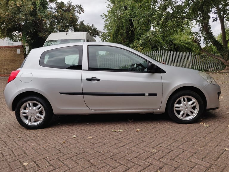 RENAULT CLIO 1.2 EXTREME 2006 06 REG MET SILVER 3 DOORS 5 SPEED MANUAL 88K MILES ULEZ FREE EXCELLENT