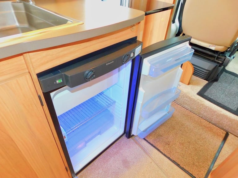 Bailey 625 Approach SE. Peugeot 2.2 Hdi Luxury 2 Berth Motorhome for Sale