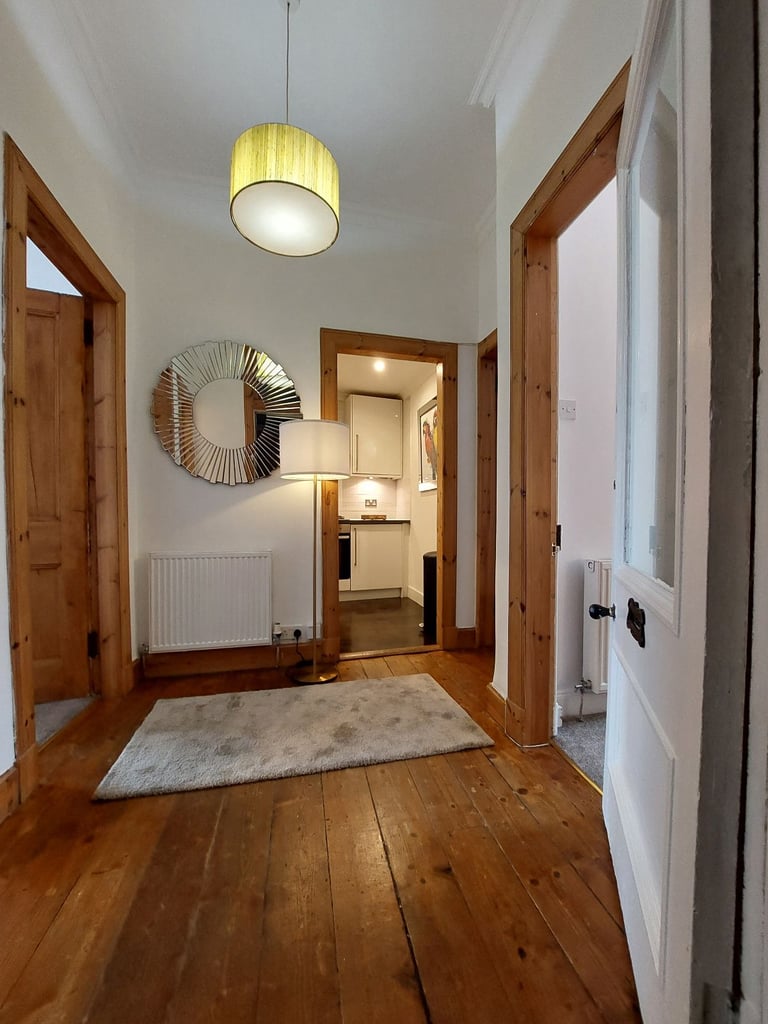 2 Bedroom Fully Furnished Flat to rent in Milngavie 