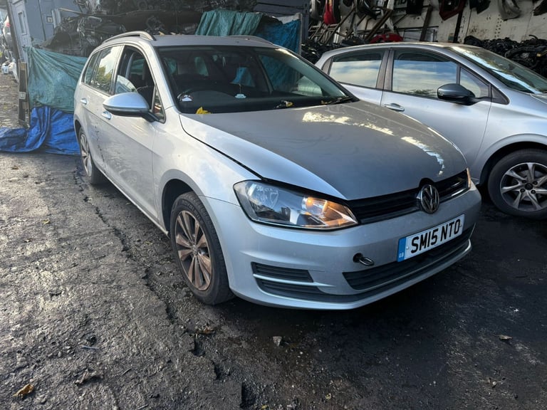 VW GOLF 2015 1.6 DIESEL BREAKING FOR PARTS