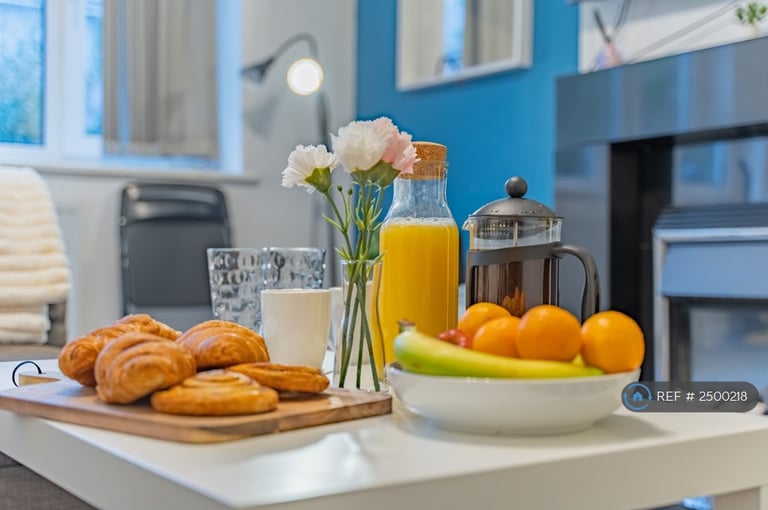 2 bedroom flat in Rawlins Street, Birmingham, B16 (2 bed) (#2500218)