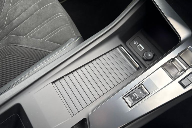 2024 Peugeot 308 1.6 12.4kWh GT e-EAT Euro 6 (s/s) 5dr Hatchback PETROL/ELECTRIC Automatic