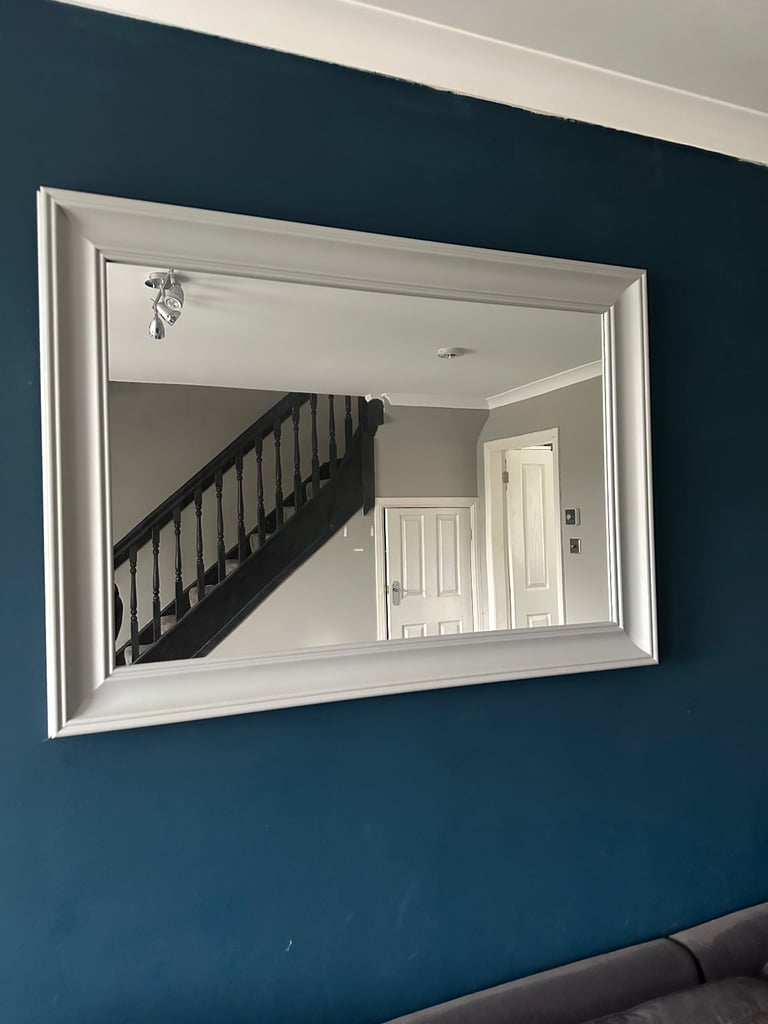 Wall mounted mirror 