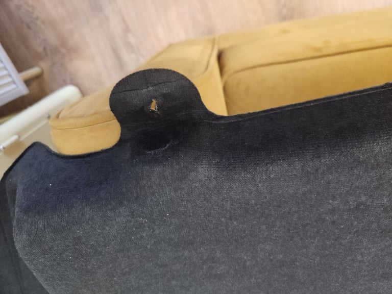 2019 (68 reg) nissan juke parcel shelf.