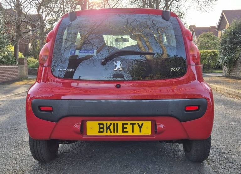 Tiny mileage - 2011 - Peugeot 107 URBAN 1.0 Petrol Manual 3 door